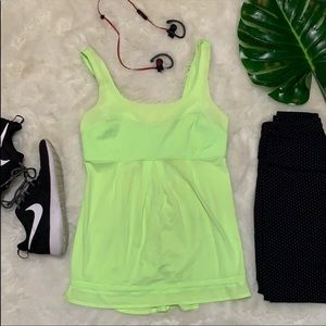 Lululemon run: tame me tank size 6 faded zap